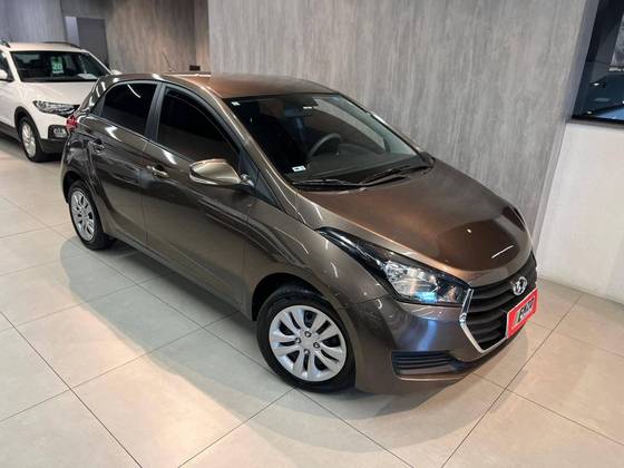 HYUNDAI HB20 1.6 COMFORT PLUS 16V FLEX 4P AUTOMÁTICO HYUNDAI HB20 1.6 COMFORT PLUS 16V FLEX 4P AUTOMÁTICO